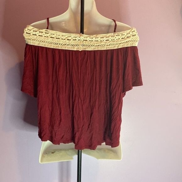 Free Kisses Burgundy off the Shoulder Blouse Short Sleeve Size Medium - Picture 2 of 4